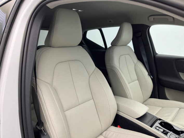 2022 Volvo XC40 5AA-XB420TXCM (UW-69f80e12cb91c)[7]