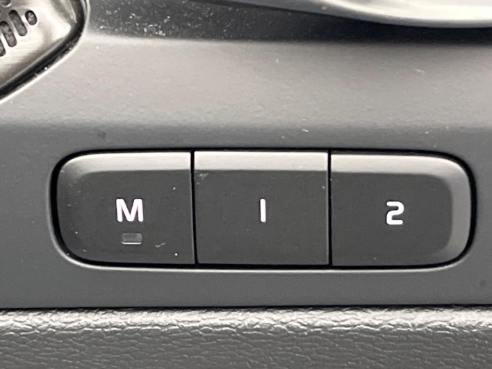 2022 Volvo XC40 5AA-XB420TXCM (UW-69f80e12cb91c)[28]