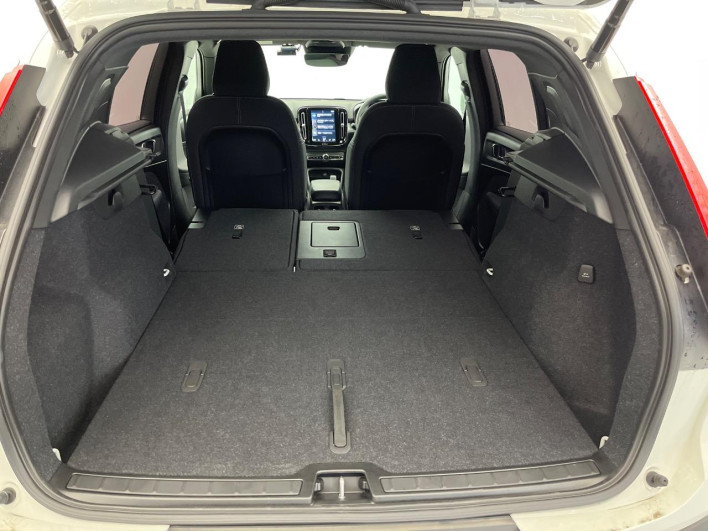 2022 Volvo XC40 5AA-XB420TXCM (UW-69f80e1442d47)[11]