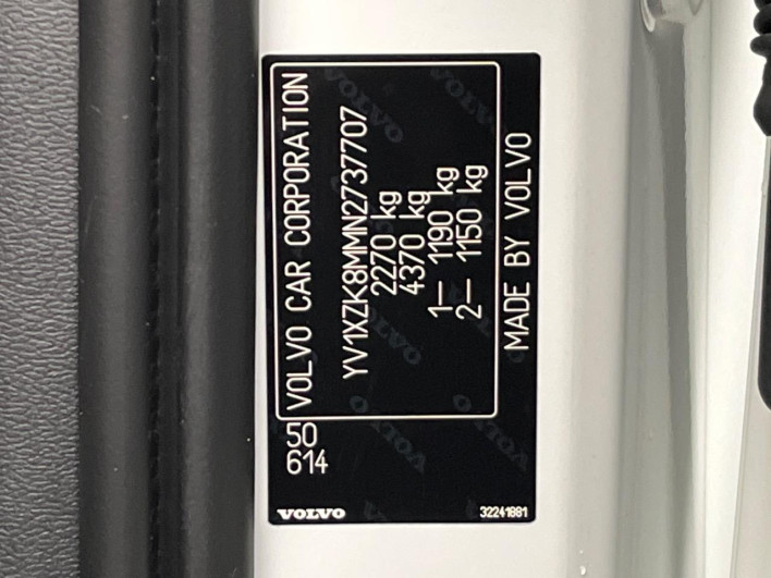 2022 Volvo XC40 5AA-XB420TXCM (UW-69f80e1442d47)[1]