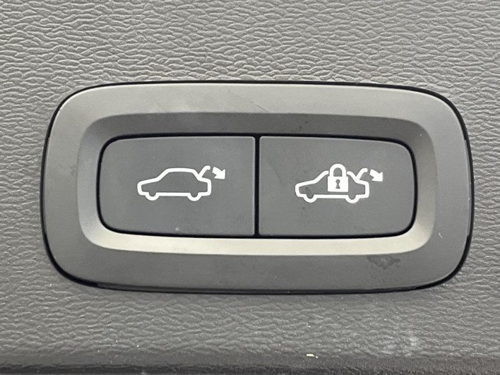 2022 Volvo XC40 5AA-XB420TXCM (UW-69f80e1442d47)[13]