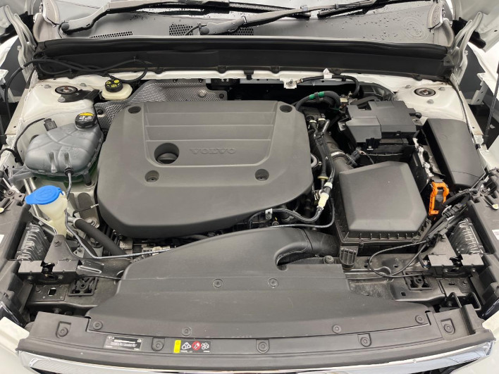 2022 Volvo XC40 5AA-XB420TXCM (UW-69f80e1442d47)[4]