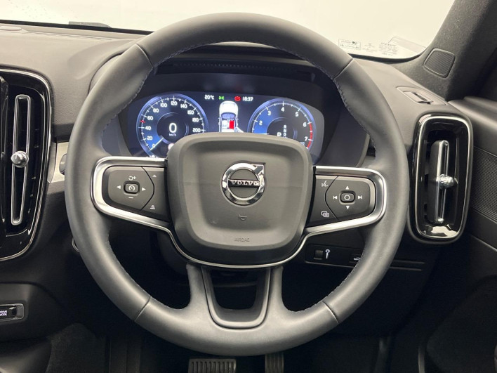 2022 Volvo XC40 5AA-XB420TXCM (UW-69f80e1442d47)[23]