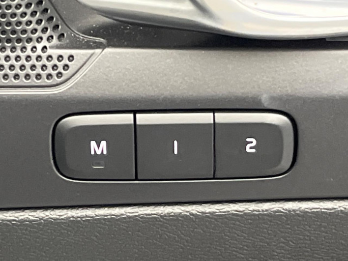 2022 Volvo XC40 5AA-XB420TXCM (UW-69f80e1442d47)[26]