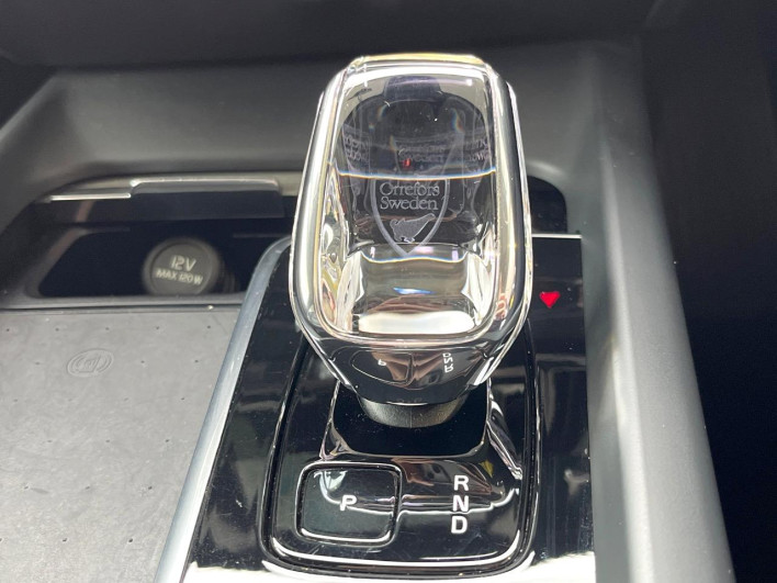 2023 Volvo V60 5AA-ZB420TM (UW-69f80e14a0da7)[28]