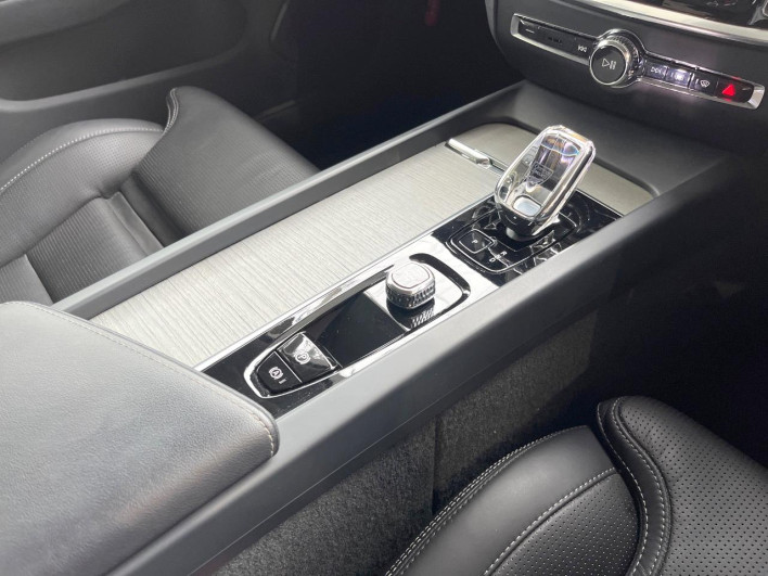 2023 Volvo V60 5AA-ZB420TM (UW-69f80e14a0da7)[26]