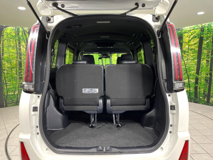 2018 Toyota Noah DBA-ZRR85W (UW-69f80e1f4f4e3)[7]