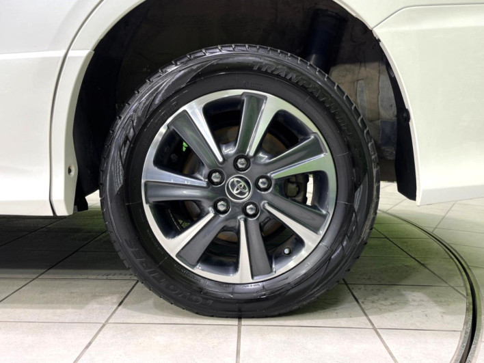 2018 Toyota Noah DBA-ZRR85W (UW-69f80e1f4f4e3)[15]
