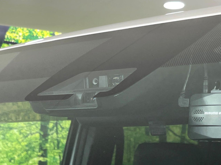 2018 Toyota Noah DBA-ZRR85W (UW-69f80e1f4f4e3)[9]