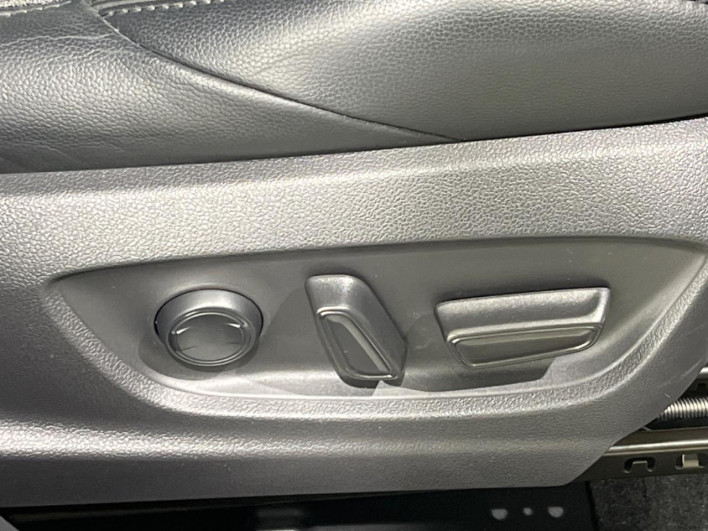 2022 Toyota Corolla Cross 6AA-ZVG15 (UW-69f80e235da3d)[7]