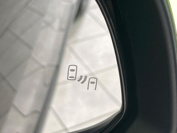 2022 Toyota Corolla Cross 6AA-ZVG15 (UW-69f80e235da3d)[23]