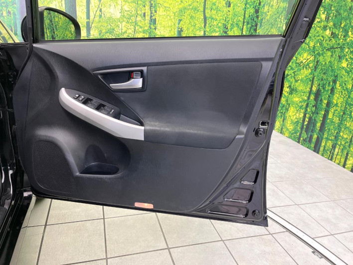 2012 Toyota Prius DAA-ZVW30 (UW-69f80e245700e)[27]