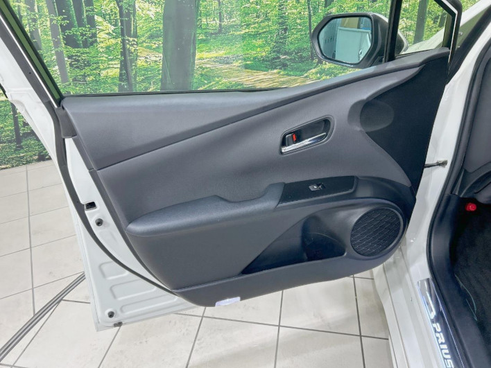 2015 Toyota Prius DAA-ZVW51 (UW-69f80e291bf88)[16]