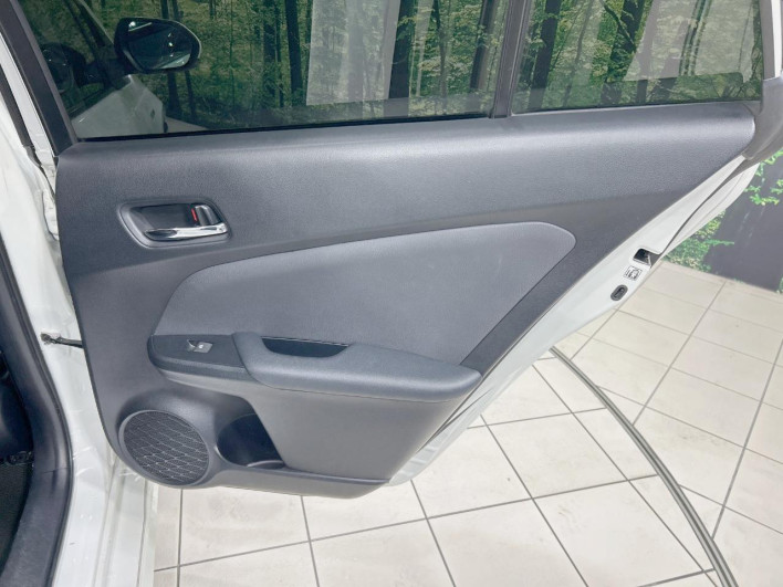 2015 Toyota Prius DAA-ZVW51 (UW-69f80e291bf88)[23]