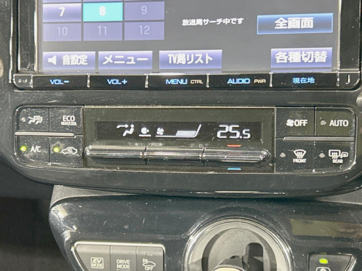2015 Toyota Prius DAA-ZVW51 (UW-69f80e291bf88)[29]