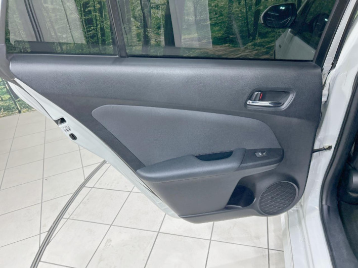 2015 Toyota Prius DAA-ZVW51 (UW-69f80e291bf88)[18]