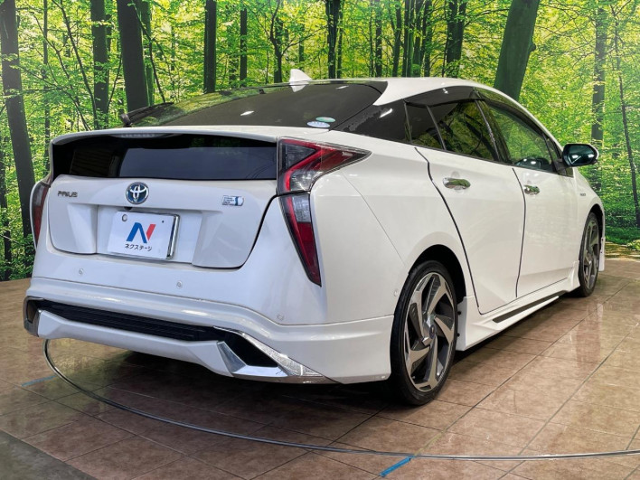 2016 Toyota Prius DAA-ZVW51 (UW-69f80e2a4b03e)[18]