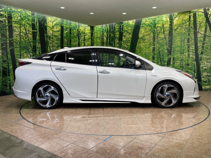 2016 Toyota Prius DAA-ZVW51 (UW-69f80e2a4b03e)[19]