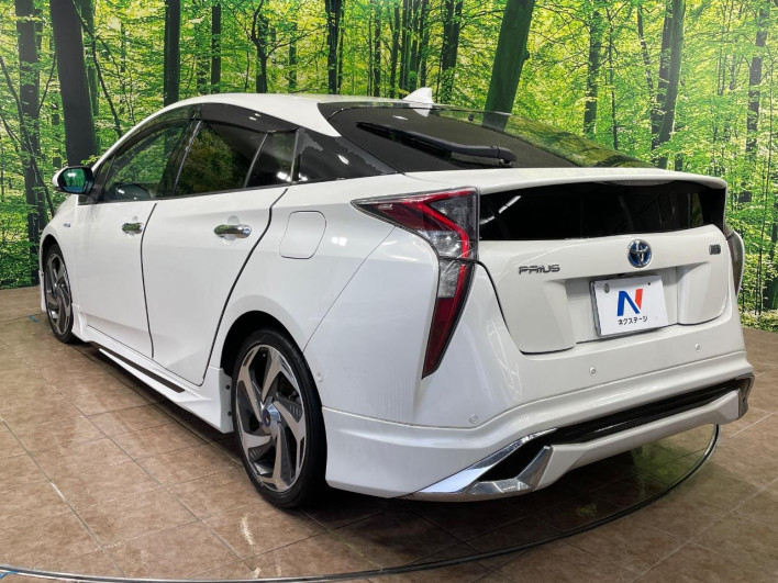 2016 Toyota Prius DAA-ZVW51 (UW-69f80e2a4b03e)[16]