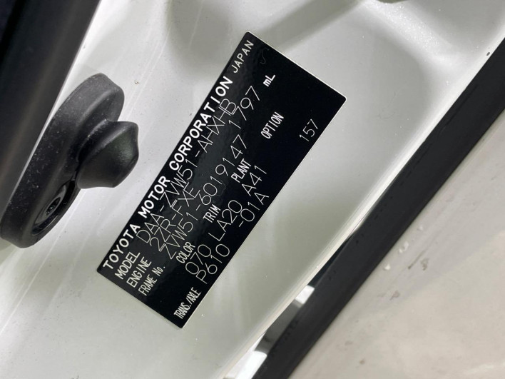 2016 Toyota Prius DAA-ZVW51 (UW-69f80e2a4b03e)[1]