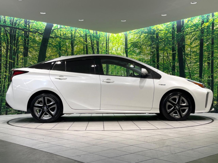2020 Toyota Prius DAA-ZVW51 (UW-69f80e2ae0aab)[13]