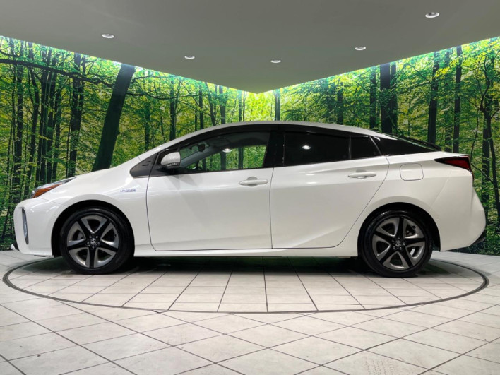 2020 Toyota Prius DAA-ZVW51 (UW-69f80e2ae0aab)[17]