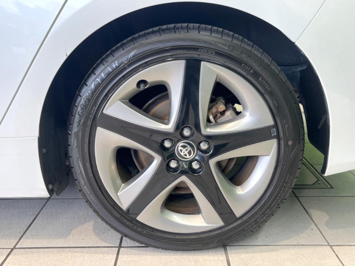 2020 Toyota Prius 6AA-ZVW51 (UW-69f80e2b07cf2)[23]