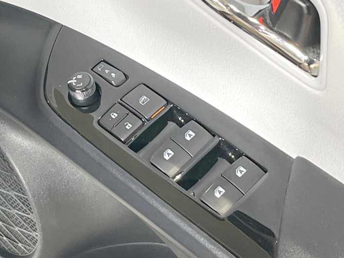 2017 Toyota Prius PHV DLA-ZVW52 (UW-69f80e2cbbda4)[17]