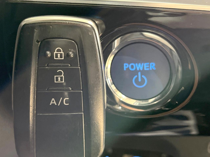 2017 Toyota Prius PHV DLA-ZVW52 (UW-69f80e2cbbda4)[18]