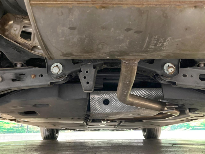 2017 Toyota Prius PHV DLA-ZVW52 (UW-69f80e2cbbda4)[9]