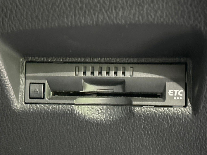2018 Toyota Prius PHV DLA-ZVW52 (UW-69f80e2d2623b)[18]