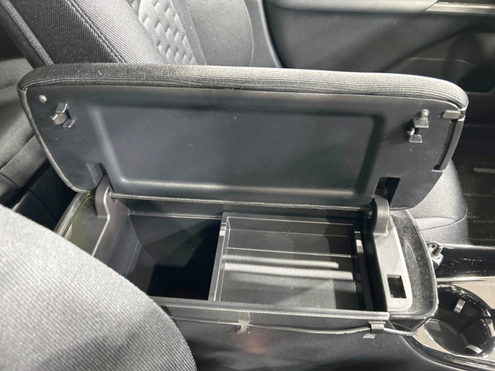 2018 Toyota Prius PHV DLA-ZVW52 (UW-69f80e2d2623b)[29]