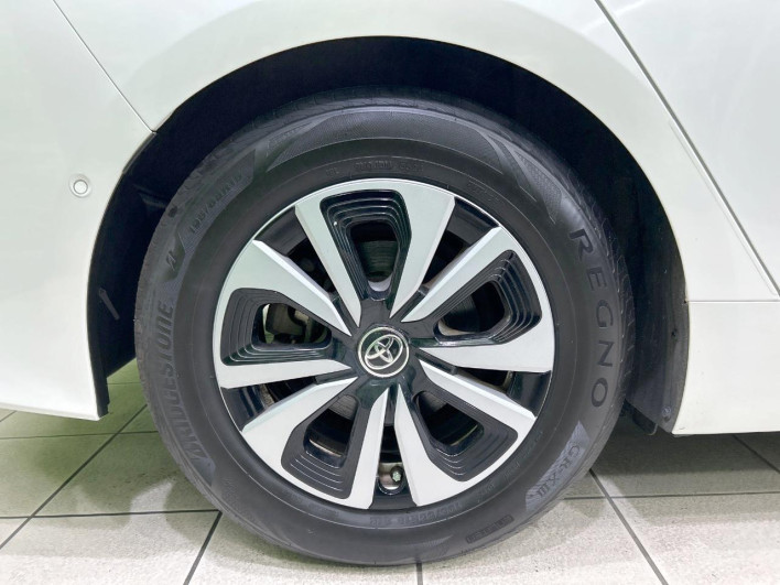 2018 Toyota Prius PHV DLA-ZVW52 (UW-69f80e2d2623b)[14]