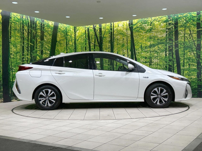 2018 Toyota Prius PHV DLA-ZVW52 (UW-69f80e2d2623b)[10]