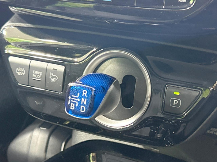 2018 Toyota Prius PHV DLA-ZVW52 (UW-69f80e2d2623b)[27]