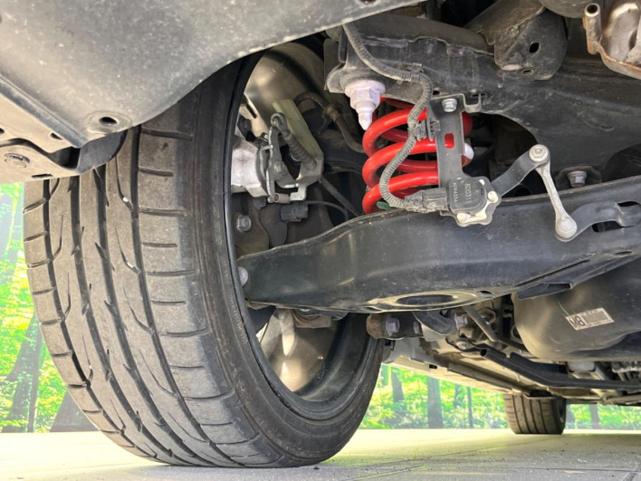 2018 Toyota Prius PHV DLA-ZVW52 (UW-69f80e2d4e034)[26]