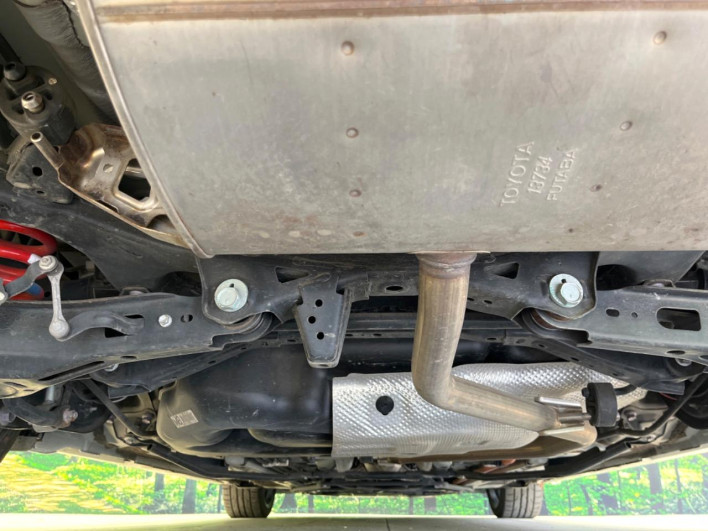2018 Toyota Prius PHV DLA-ZVW52 (UW-69f80e2d4e034)[27]