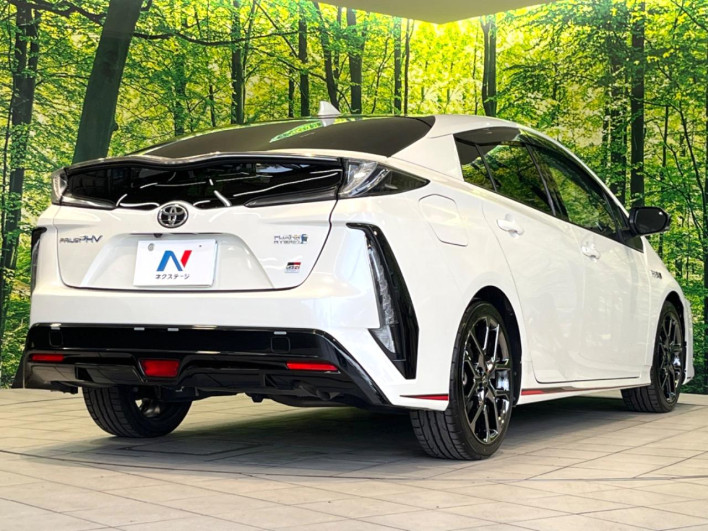 2018 Toyota Prius PHV DLA-ZVW52 (UW-69f80e2d4e034)[14]