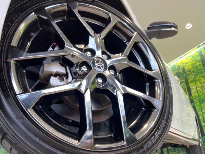 2018 Toyota Prius PHV DLA-ZVW52 (UW-69f80e2d4e034)[20]