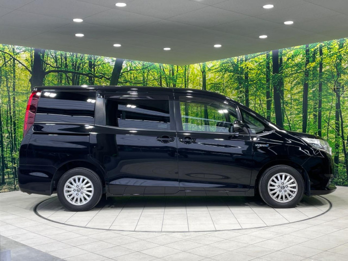 2014 Toyota Noah DAA-ZWR80G (UW-69f80e31d15db)[21]
