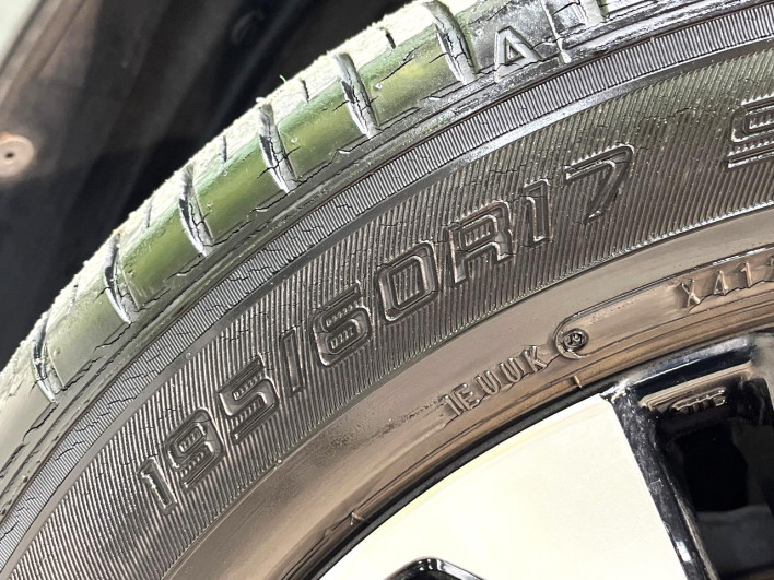 2020 Daihatsu Rocky 5BA-A200S (UW-69f95dd14b423)[28]