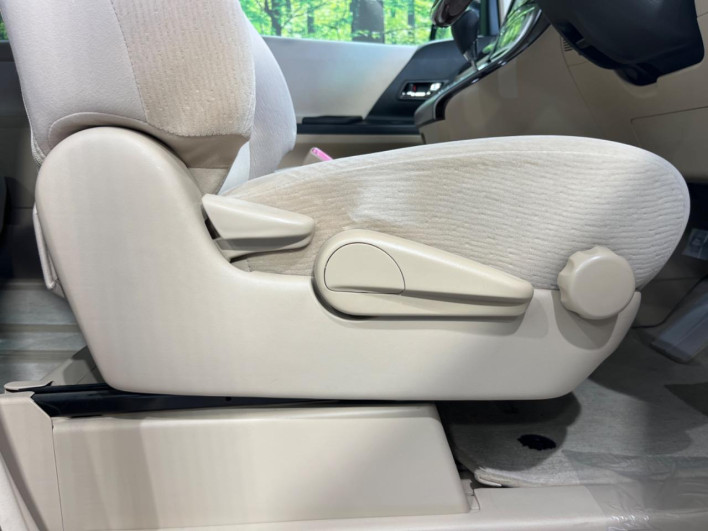 2014 Toyota Alphard DBA-ANH20W (UW-69f95de3e4a6c)[25]