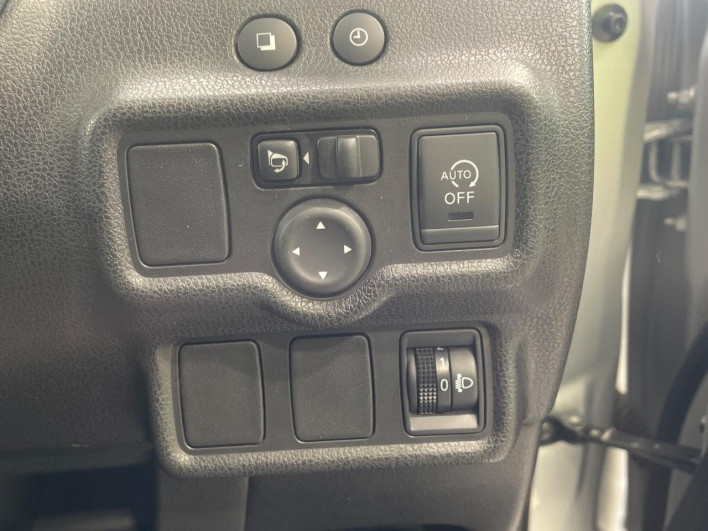 2013 Nissan Note DBA-E12 (UW-69f95e0c9af8f)[21]
