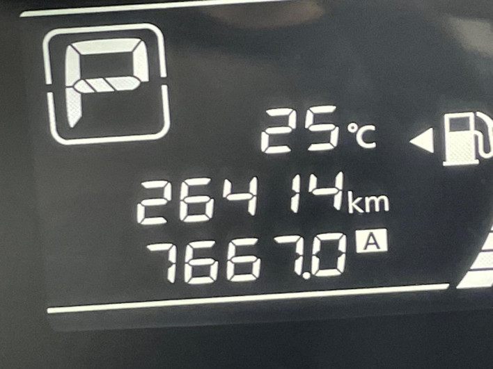 2013 Nissan Note DBA-E12 (UW-69f95e0c9af8f)[2]