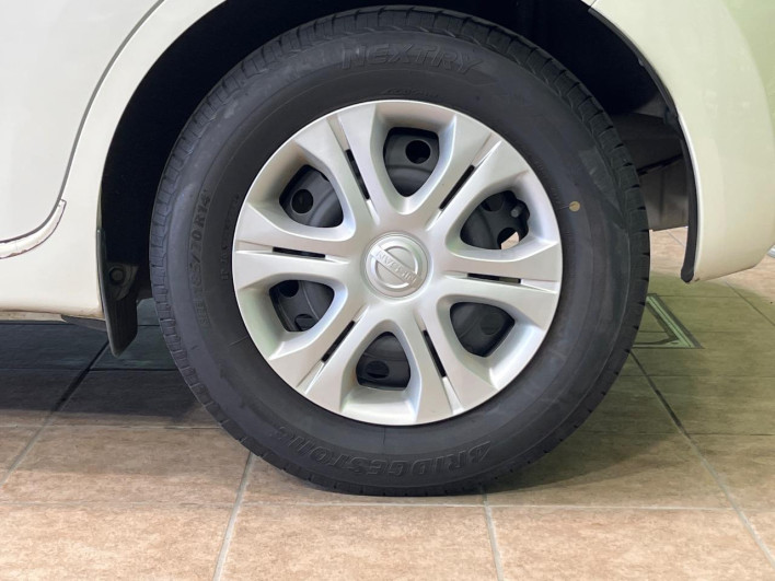 2015 Nissan Note DBA-E12 (UW-69f95e0dde6cf)[18]