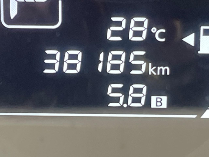 2015 Nissan Note DBA-E12 (UW-69f95e0dde6cf)[2]