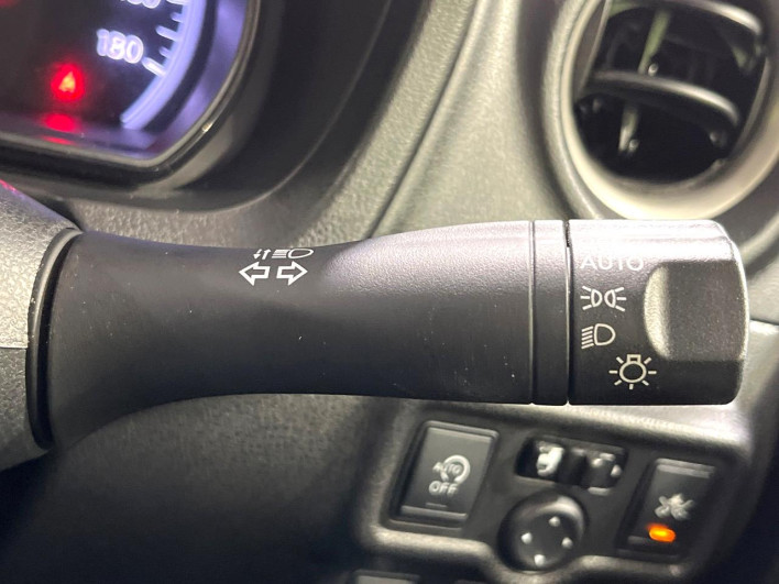 2015 Nissan Note DBA-E12 (UW-69f95e0e45272)[17]