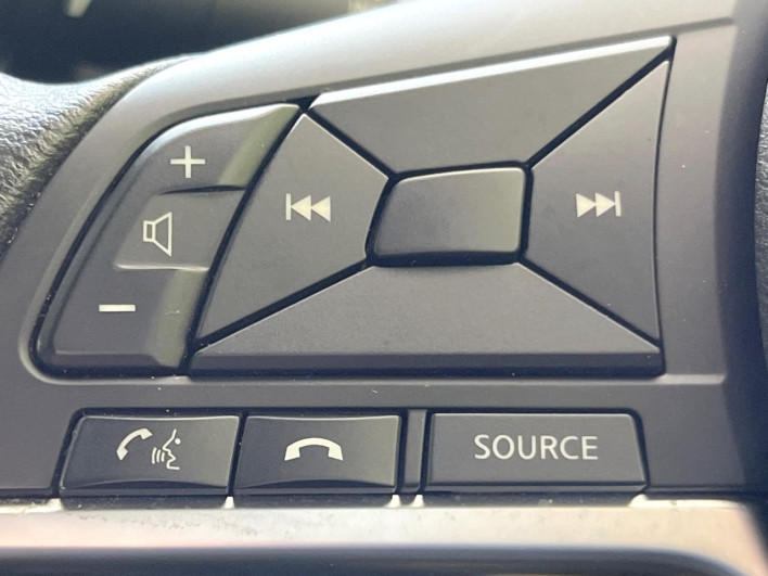 2017 Nissan Note DBA-E12 (UW-69f95e0f021e0)[17]
