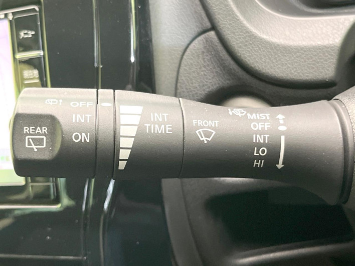2017 Nissan Note DBA-E12 (UW-69f95e0f021e0)[29]