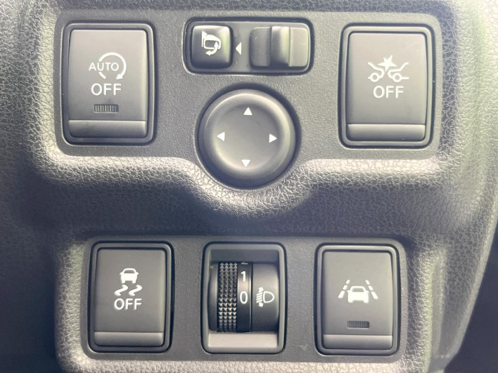 2017 Nissan Note DBA-E12 (UW-69f95e0f021e0)[16]